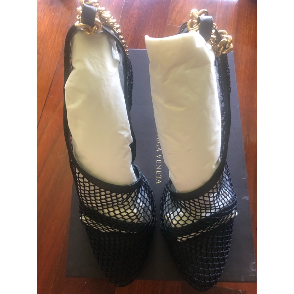 Bottega Veneta Stretch Mesh & Leather Pump - Picture 6 of 12